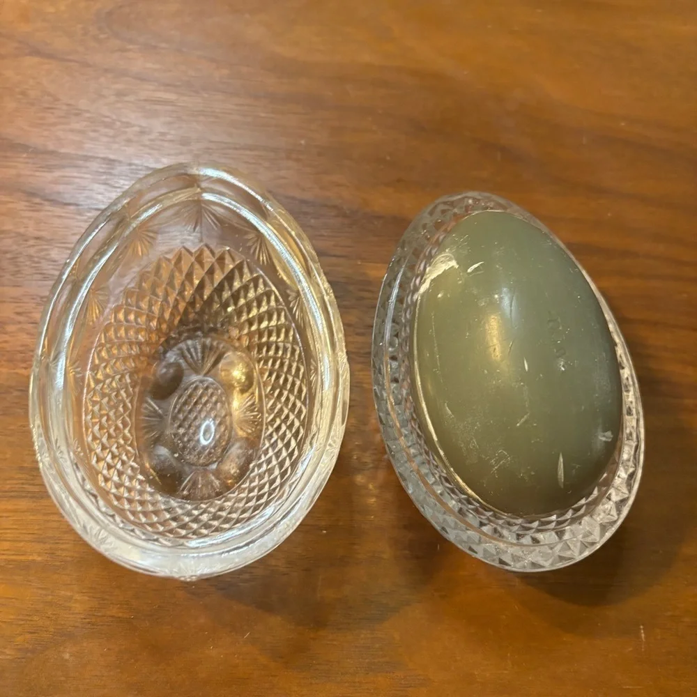 New Vintage Avon Mother's Day Glass Fostoria Egg Soap Dish With original Soap